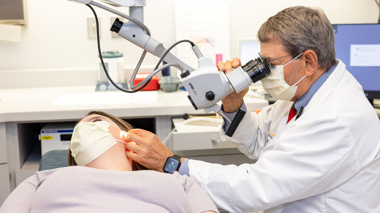 Bruce Gantz with simulated patient in the Otolaryngology clinic on Tuesday, Sept. 20, 2022.